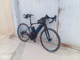 Bicicleta Eléctrica Giant Road-E Negra