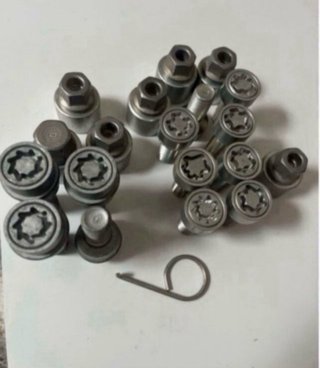 Tornillos antirrobo VW GOLF CADDY PASSAT AUDI Q5