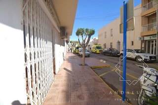 Local comercial en venta en Playa de Garrucha en Garrucha