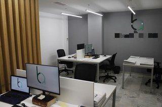 Oficina en alquiler en La Buhaira en Sevilla