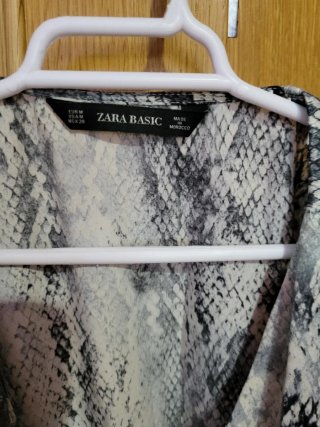 Vestido corto Zara estampado serpiente