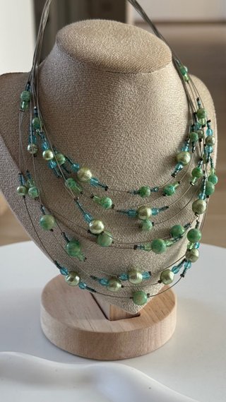 Collana multifilo donna con sfere verdi