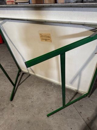 Mesa de ping pong interior