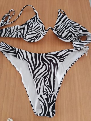 Conjunto de Bikinis Varios Colores