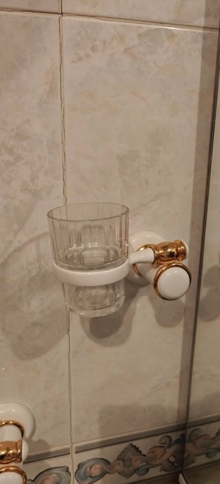 Set de tiradores baño dorado y blanco