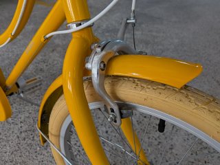 Bicicleta infantil amarilla