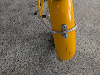 Bicicleta infantil amarilla