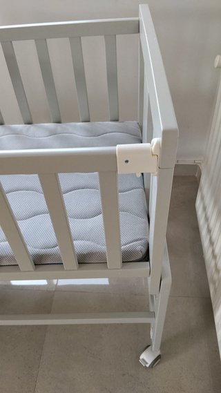 Minicuna colecho gris con colchón de aire