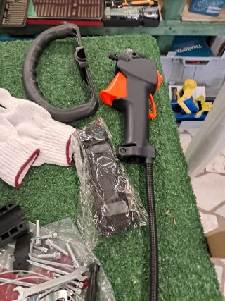 Decespugliatore a scoppio 52cc