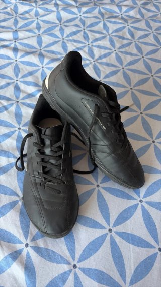 Zapatillas de fútbol negras