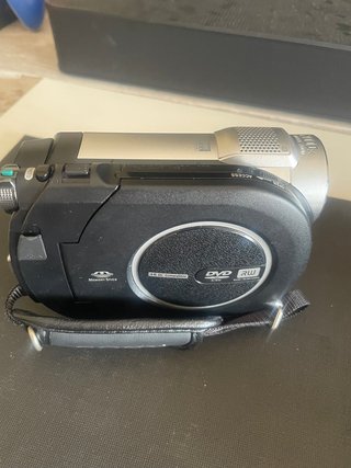 Videocámara Sony DCR-DVD110E