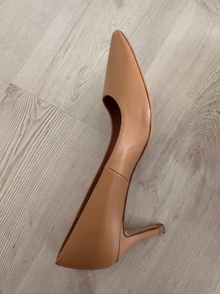Zapatos de tacón beige talla 38