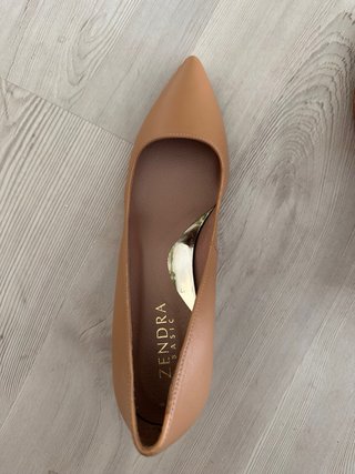 Zapatos de tacón beige talla 38