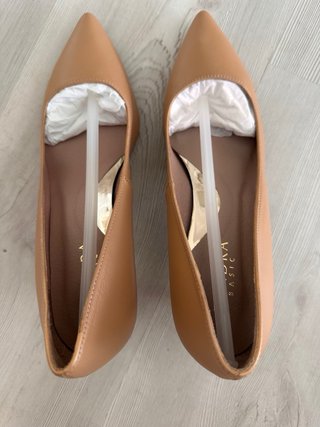 Zapatos de tacón beige talla 38