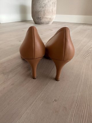 Zapatos de tacón beige talla 38