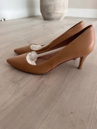 Zapatos de tacón beige talla 38