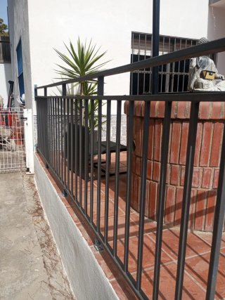 Pintura barandillas y puertas de hierro