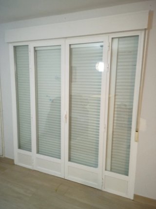 Ventana aluminio blanca