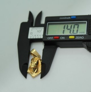 Colgante de oro de 18k. Peso: 4.92 gr.