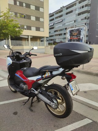 Honda integra 750