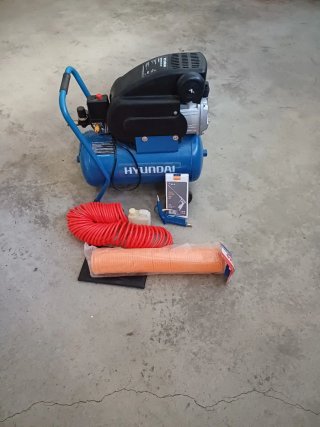 Compresor de aire Hyundai para vehículos 2.0 HP 24