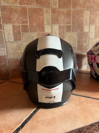 Casco Scorpion R1 Carbono Talla M