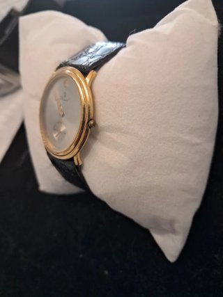 Reloj Bassel Oro y Negro Unisex