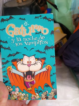 Libro Gaturro y la noche de los vampiros