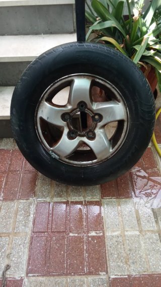 Rueda con llanta 205/70R15