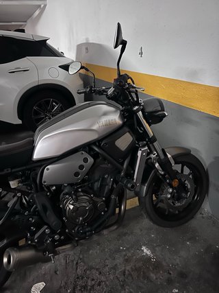 Yamaha XSR 700 Naked Moto