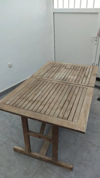 Mesa de madera para exterior