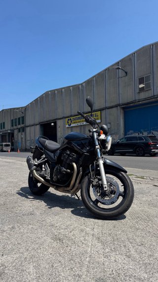 Suzuki Bandit GSF 650 Naked Negra 2005