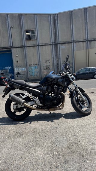 Suzuki Bandit GSF 650 Naked Negra 2005