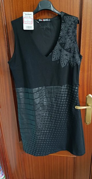 Vestido sin estrenar desigual