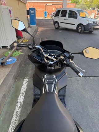 Honda PCX 125 2024 Negra