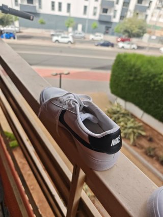 Zapatillas Nike Blancas y Negras