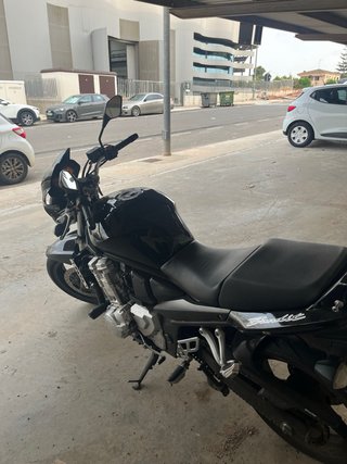 Suzuki Bandit GSF 650 Negra