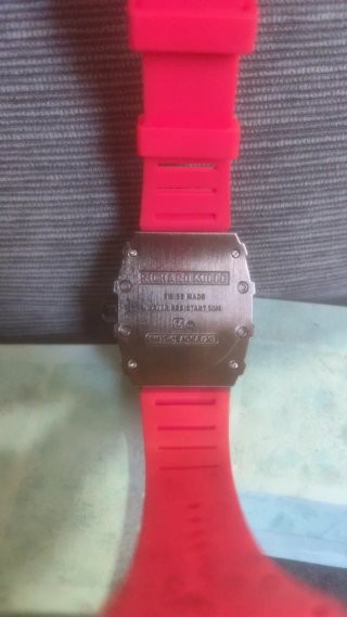 Reloj de vestir negro y rojo