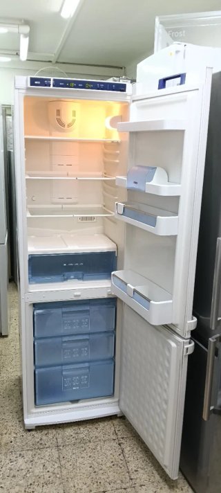 NEVERA COMBI BOSCH NO FROST ENERGÍA A+