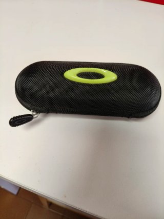 Funda Rígida Gafas Oakley Niño Negra/Verde