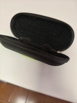 Funda Rígida Gafas Oakley Niño Negra/Verde