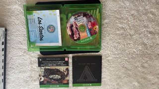 Xbox One S + 2 Mandos + GTA V