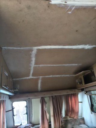 Caravana inglesa con baño para reformar