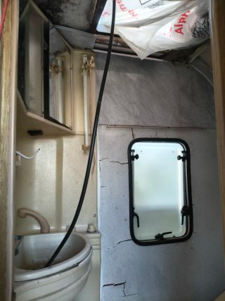 Caravana inglesa con baño para reformar