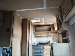 Caravana inglesa con baño para reformar