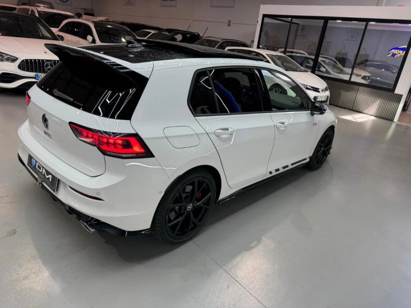 Volkswagen Golf 2025 - foto 1