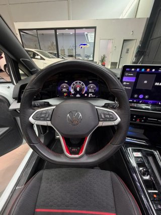 Volkswagen Golf 2025