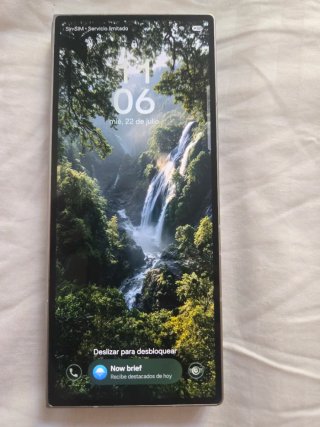 Hermoso Samsung Galaxy Z Fold6 Plata