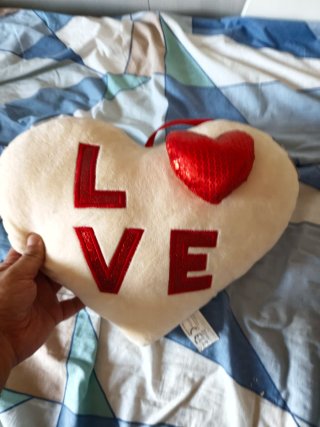 Peluche a forma di cuore LOVE
