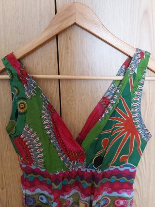 Camiseta sin mangas. Marca Desigual. Talla S